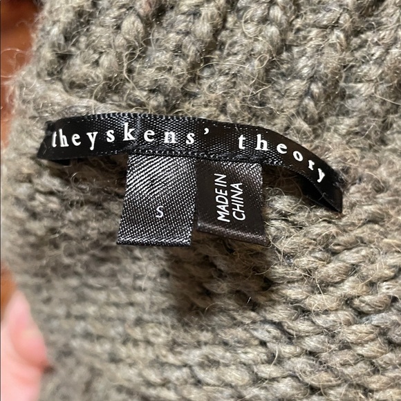 Theyskins Theory Cozy army green Knit Sweater - Picture 8 of 16